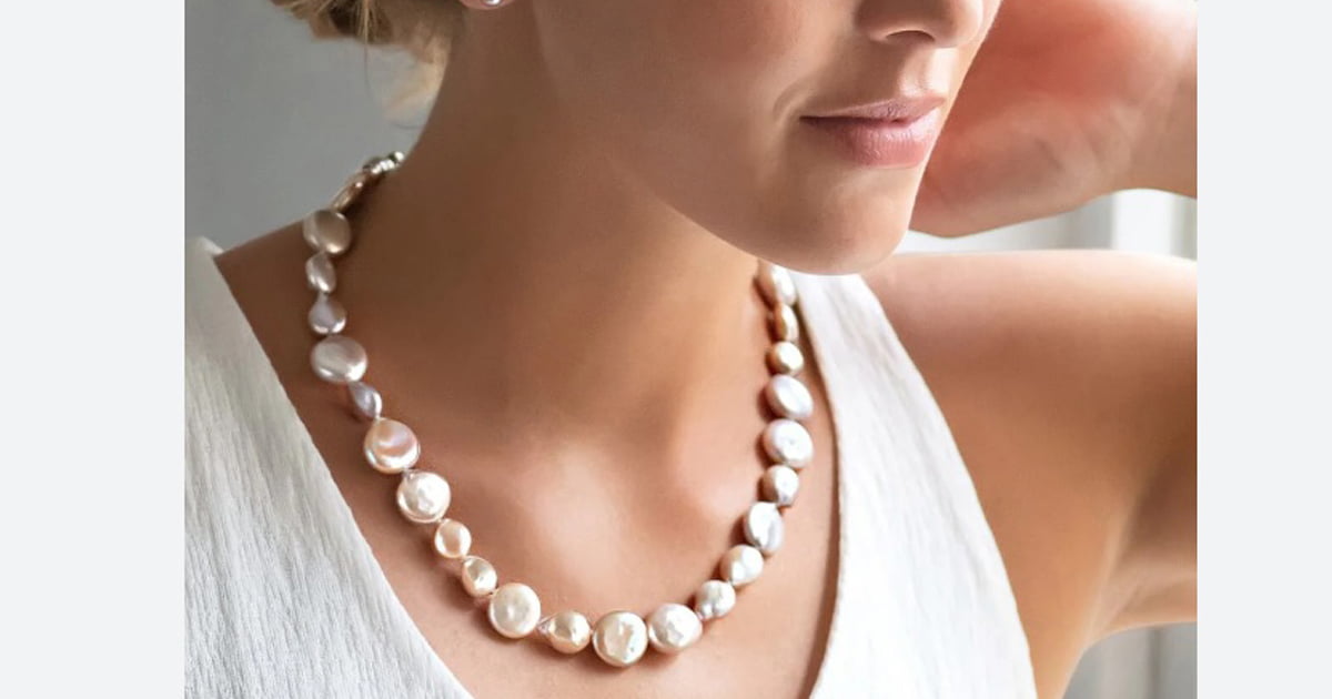 Modern Pearl Necklace